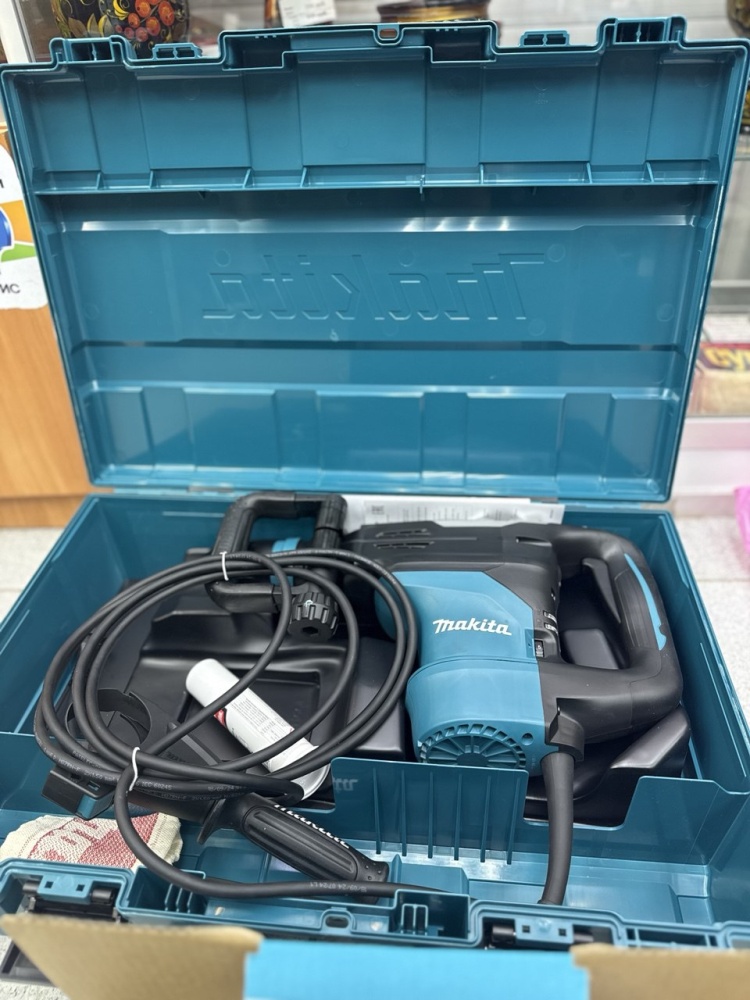 Перфоратор Makita hr4003