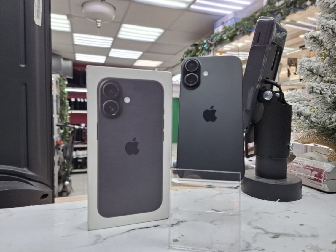 Смартфон iPhone 16