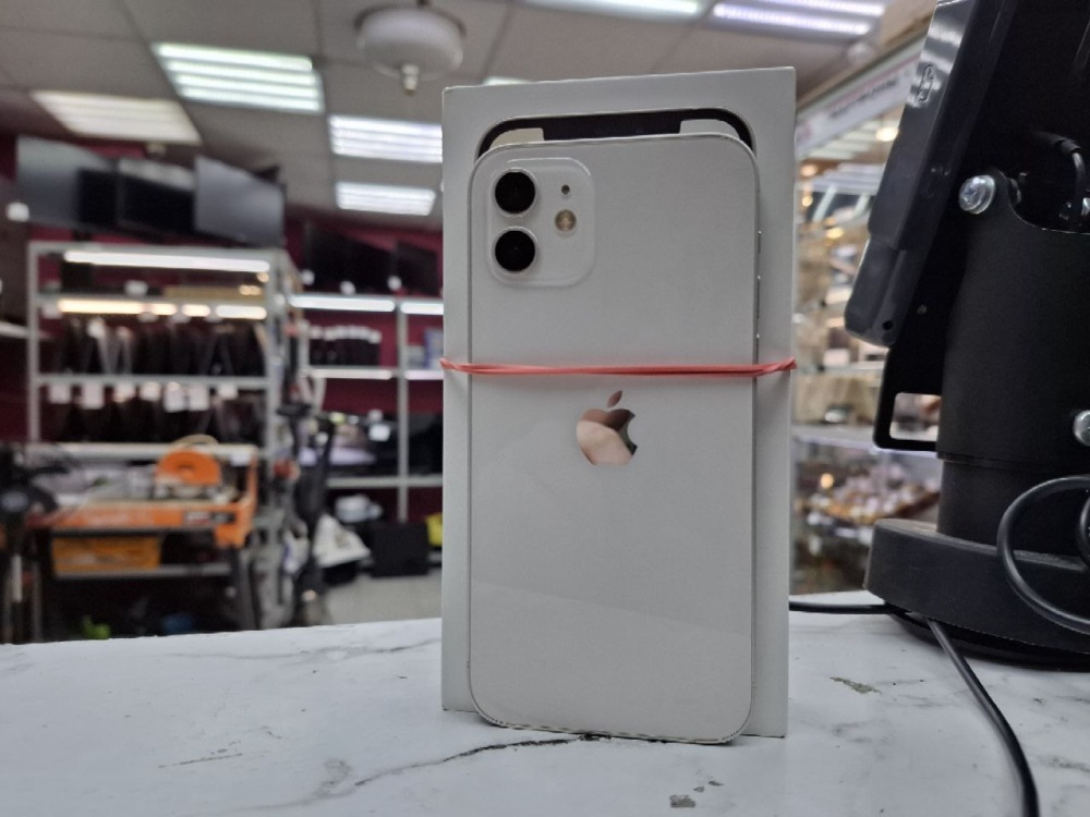 Смартфон iPhone 12 64 Gb